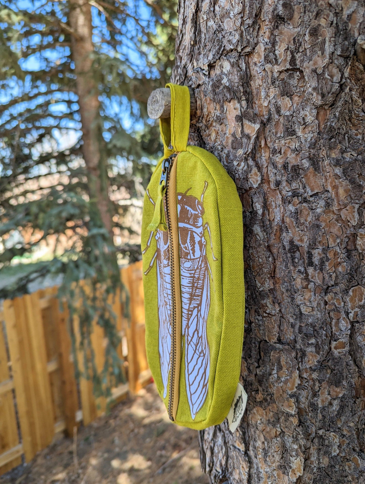 Zippered pouch | cicada