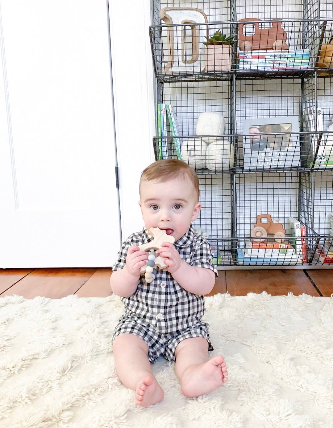 Moose Grasping Wooden Baby Toy with Teething Beads