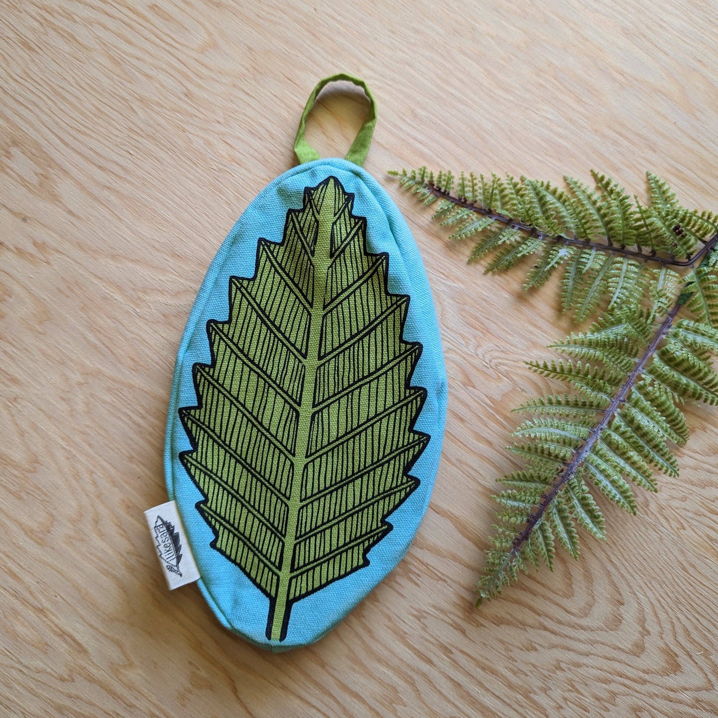 Zippered pouch | leaf