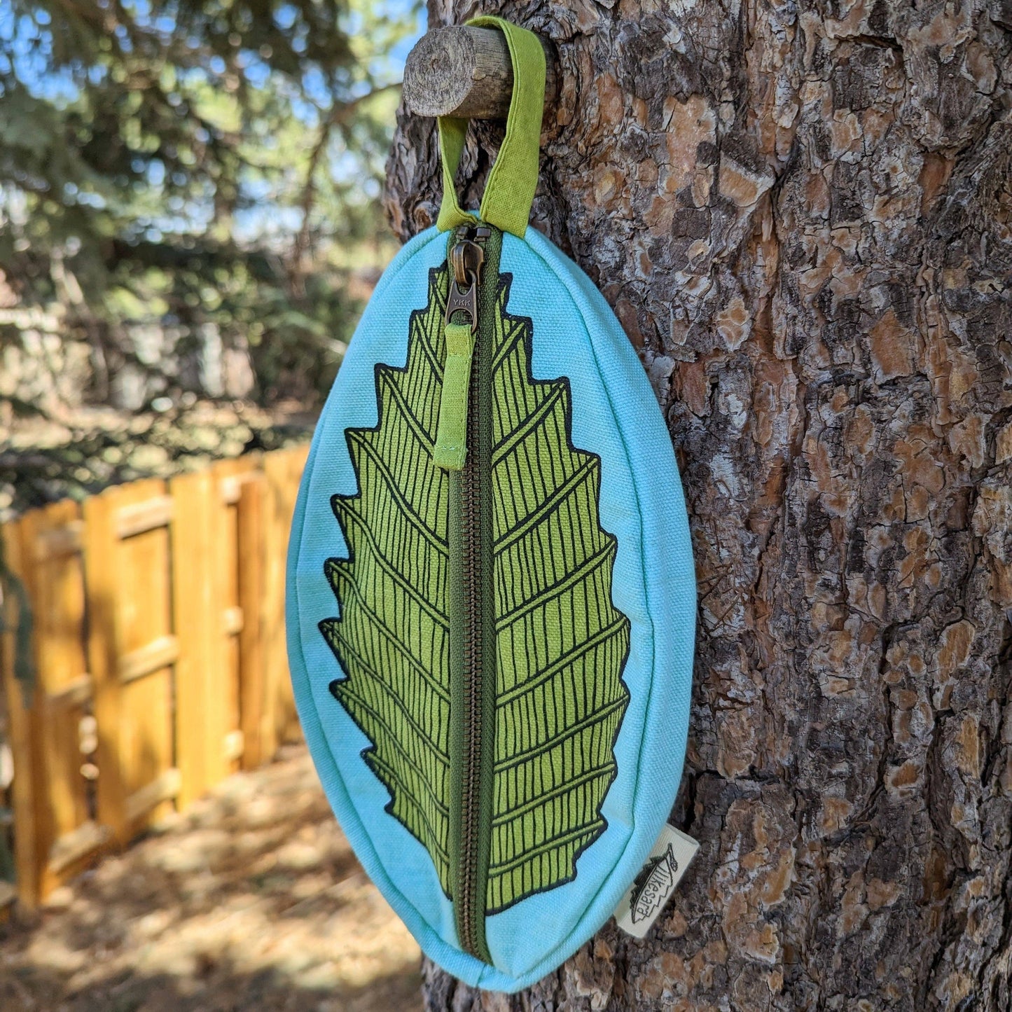 Zippered pouch | leaf