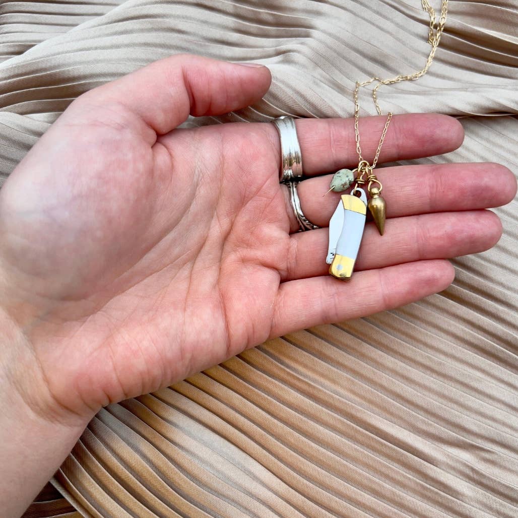 Handmade Billie Jr. Necklace (Mother of Pearl)